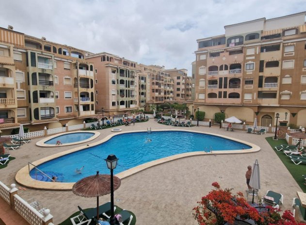 Resale - Apartment / flat - Torrevieja - Center