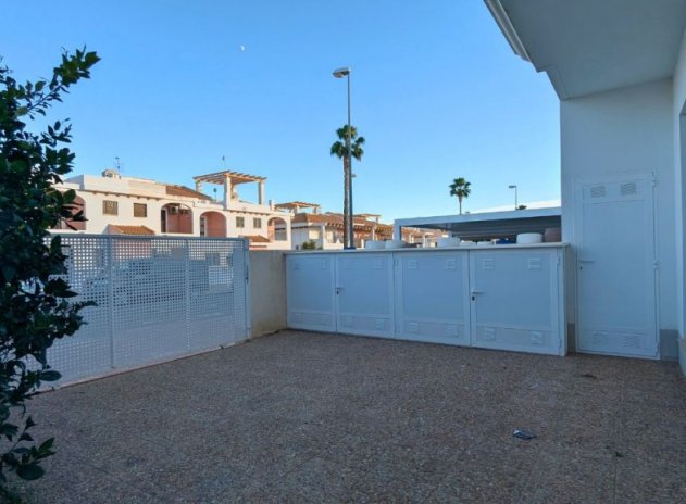 Resale - Semi Detached Villa - Ciudad Quesada