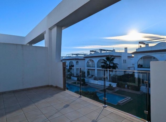 Resale - Semi Detached Villa - Ciudad Quesada