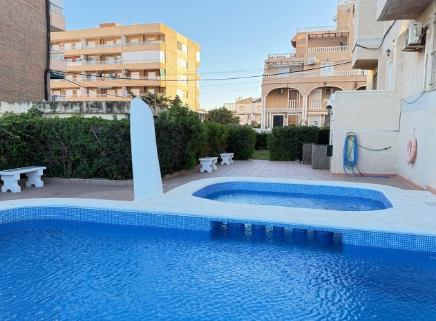 Herverkoop - Appartement / flat - Torrevieja - Punta Prima