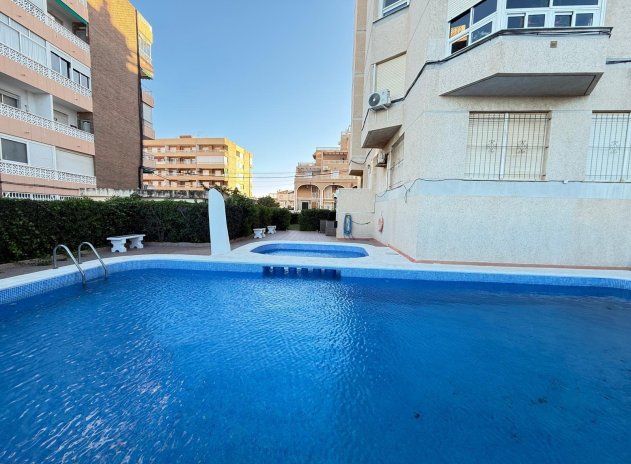 Herverkoop - Appartement / flat - Torrevieja - Punta Prima