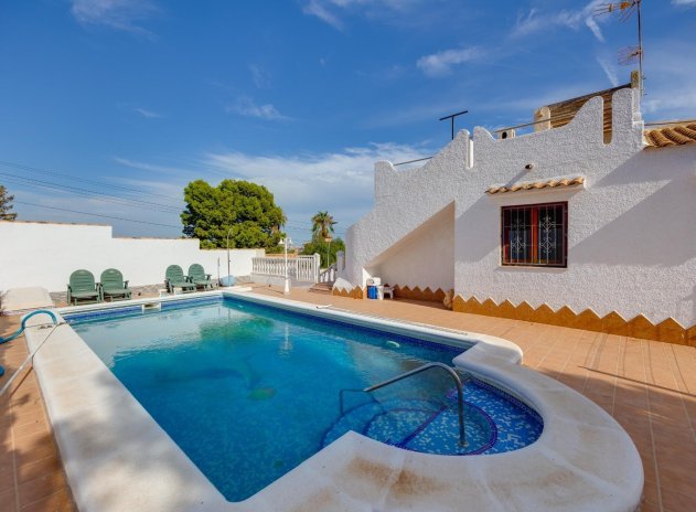 Herverkoop - Villa - Torrevieja - La Siesta - El Salado - Torreta