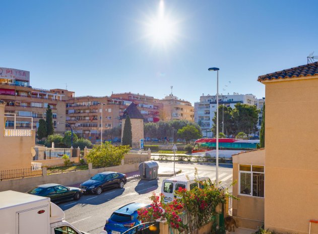 Herverkoop - Villa - Torrevieja - Pueblo - Centro