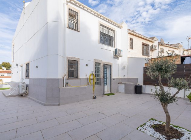 Herverkoop - Villa - Torrevieja - Los Balcones