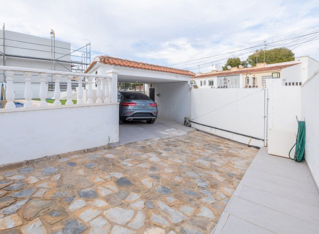 Herverkoop - Villa - Torrevieja - Los Balcones