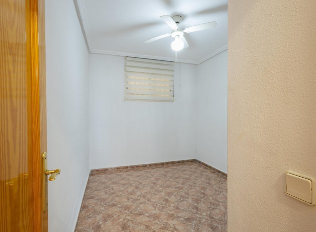 Herverkoop - Appartement / flat - Torrevieja - Center