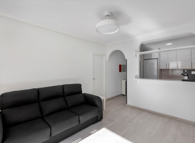 Resale - Apartment / flat - Torrevieja - La Mata