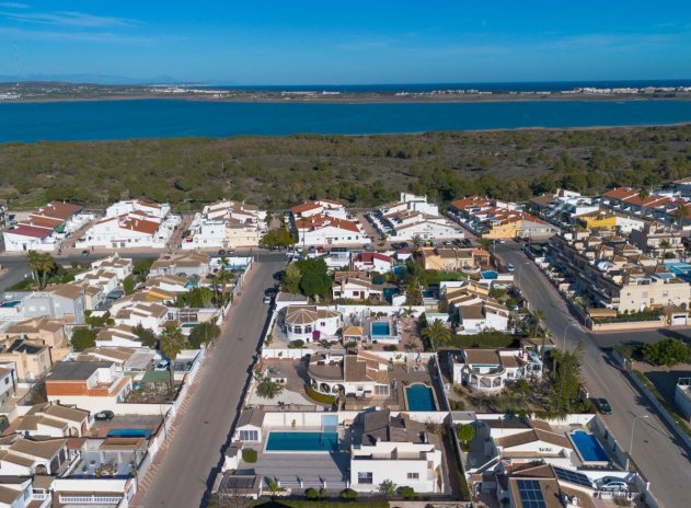 Wiederverkauf - Villa - Torrevieja - El Chaparral