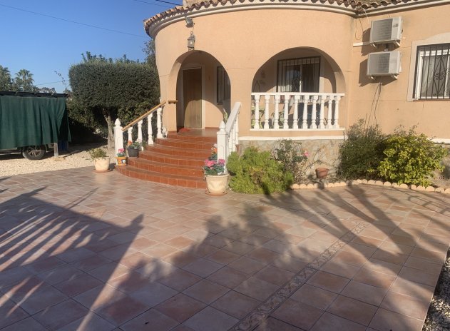 Resale - Villa - Catral