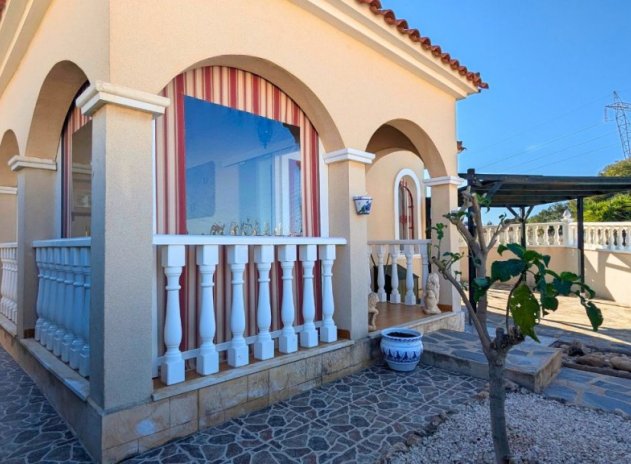 Resale - Villa - Lo Crispin