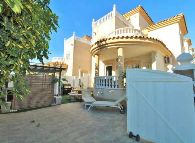 Resale - Villa - Villamartin - Villamartín