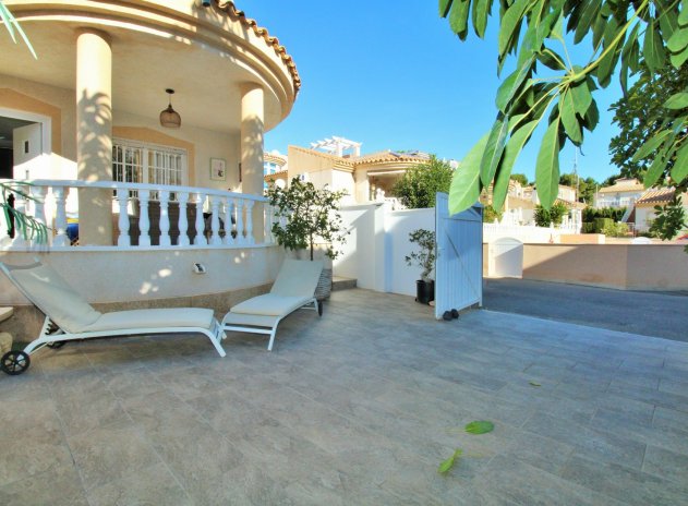 Resale - Villa - Villamartin - Villamartín