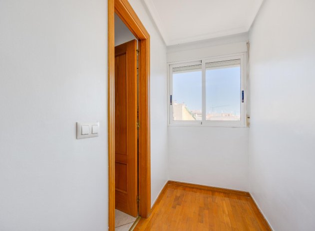 Herverkoop - Appartement / flat - Torrevieja - Center