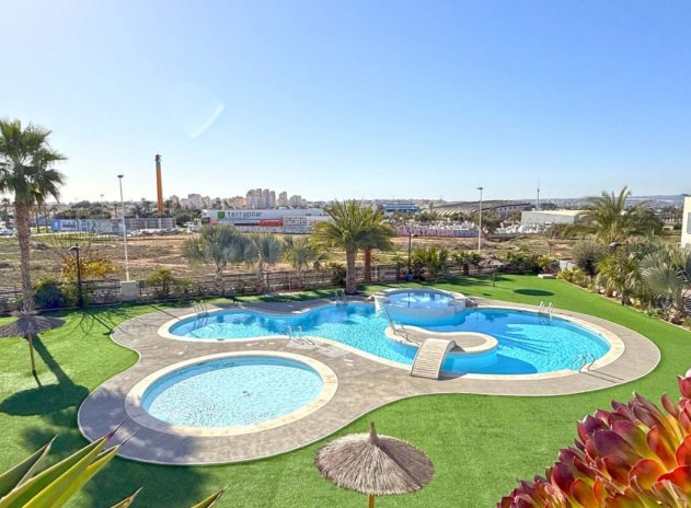 Revente - Semi Detached Villa - Torrevieja - Aguas Nuevas