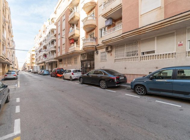 Resale - Apartment / flat - Torrevieja - Center