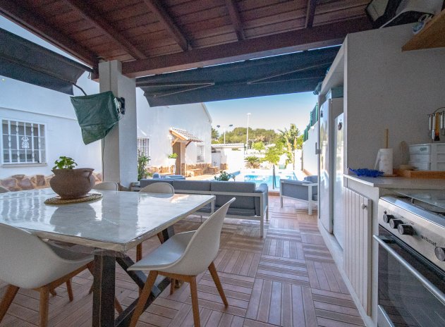 Herverkoop - Villa - Torrevieja - Los Balcones