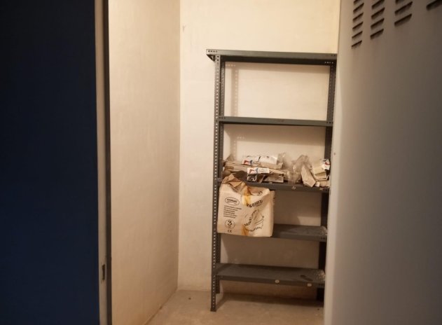 Herverkoop - Parkeerplaats - Torrevieja - La Mata