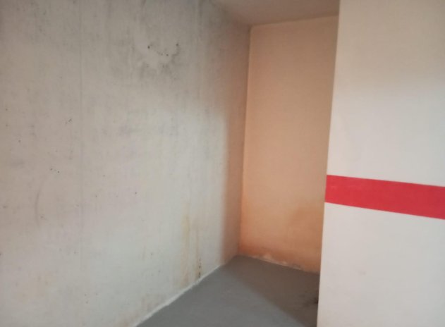 Herverkoop - Parkeerplaats - Torrevieja - La Mata