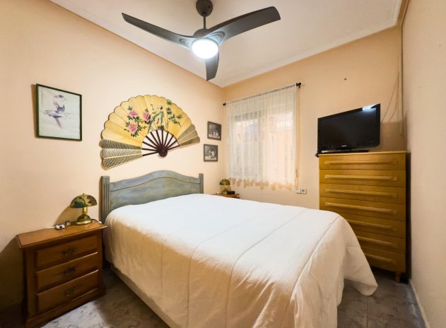 Resale - Apartment / Flat * - Torrevieja * - La Mata *