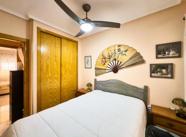 Resale - Apartment / Flat * - Torrevieja * - La Mata *