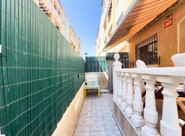 Resale - Apartment / Flat * - Torrevieja * - La Mata *