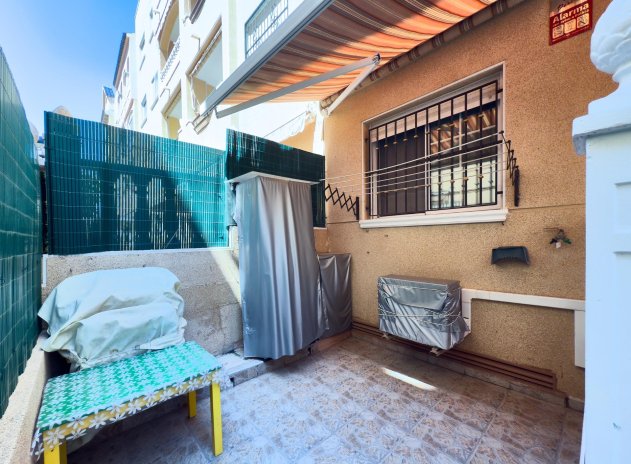 Resale - Apartment / Flat * - Torrevieja * - La Mata *