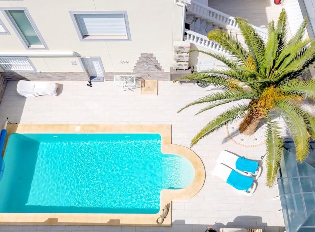 Resale - Townhouse * - Torrevieja * - Punta Prima *