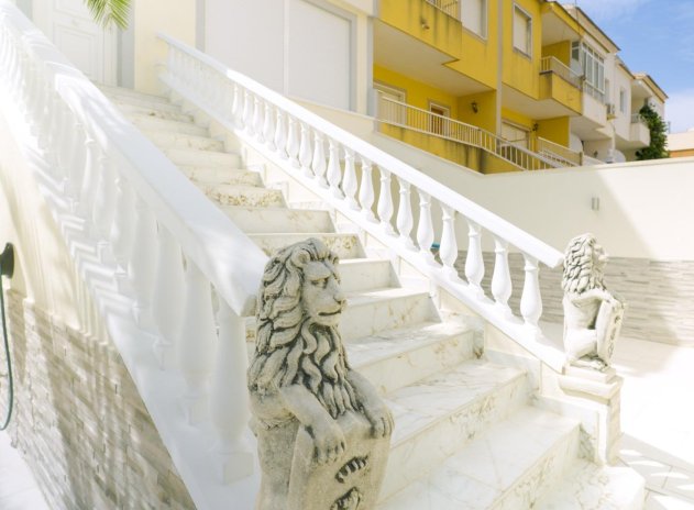 Resale - Townhouse * - Torrevieja * - Punta Prima *