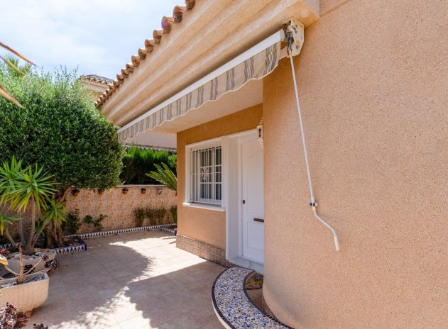 Herverkoop - Villa - Orihuela Costa - Punta Prima