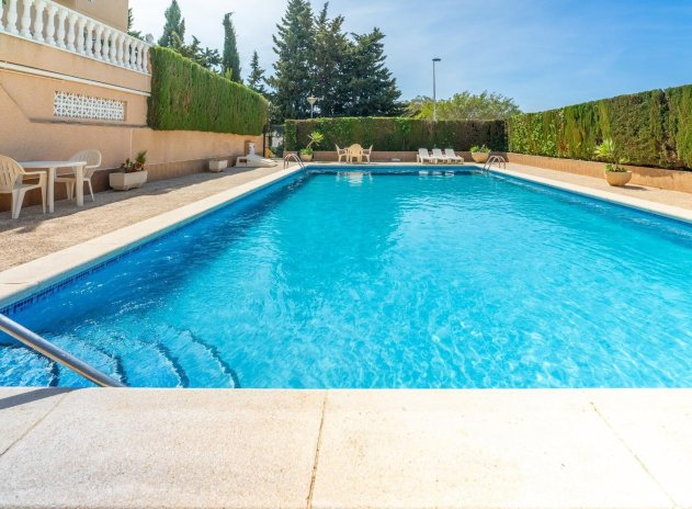 Herverkoop - Villa - Orihuela Costa - Punta Prima