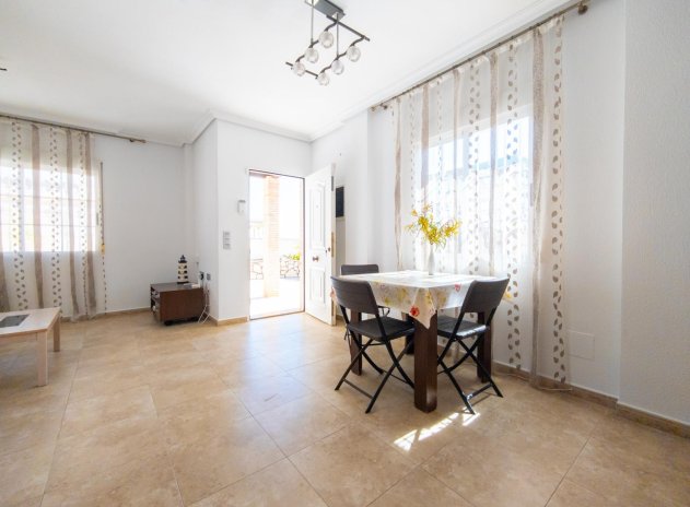 Herverkoop - Villa - Torrevieja - La Mata