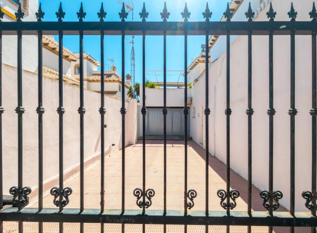 Herverkoop - Villa - Torrevieja - La Mata