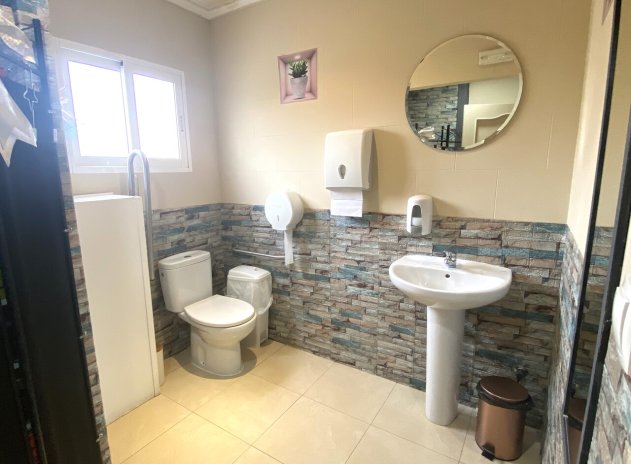 Resale - Commercial * - Algorfa *