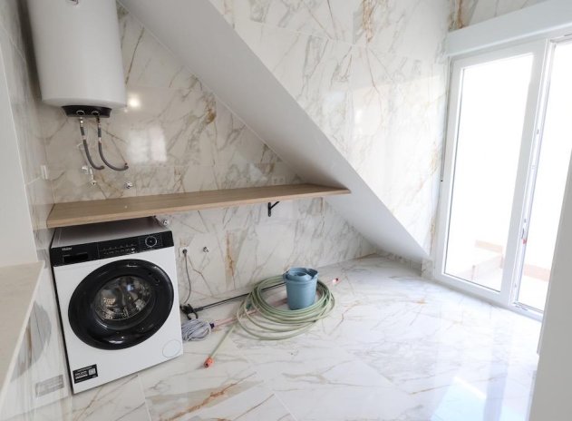 Herverkoop - Rijwoning - Torrevieja - San luis