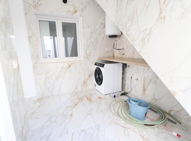 Herverkoop - Rijwoning - Torrevieja - San luis