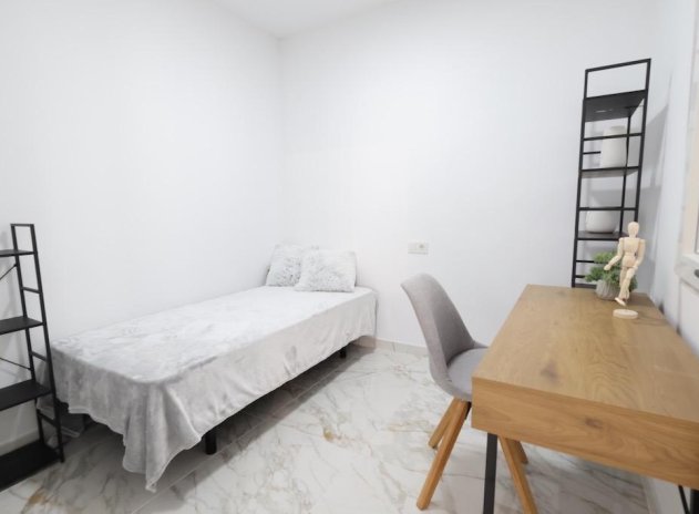 Herverkoop - Rijwoning - Torrevieja - San luis