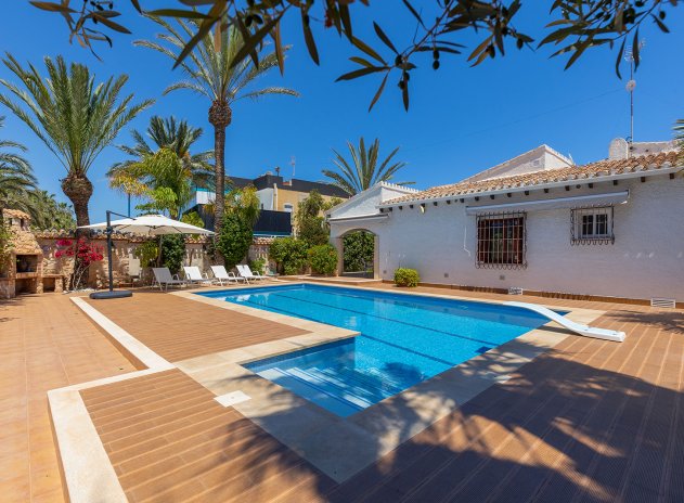 Wiederverkauf - Villa - Orihuela Costa - Punta Prima
