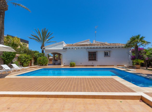 Wiederverkauf - Villa - Orihuela Costa - Punta Prima