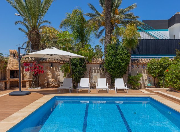 Wiederverkauf - Villa - Orihuela Costa - Punta Prima