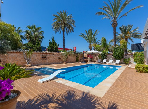 Wiederverkauf - Villa - Orihuela Costa - Punta Prima