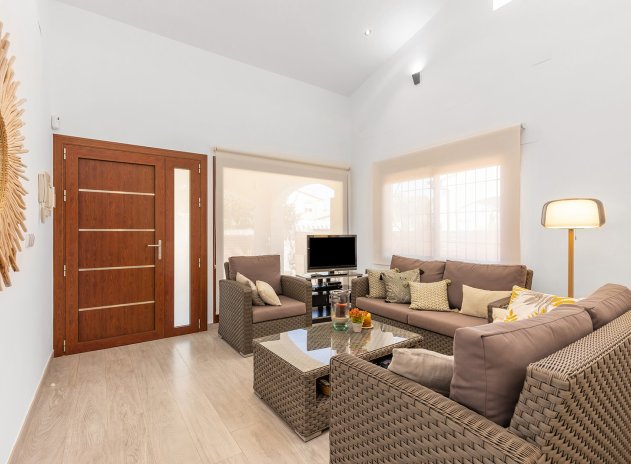 Wiederverkauf - Villa - Orihuela Costa - Punta Prima