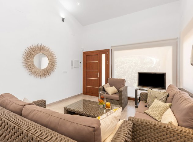 Wiederverkauf - Villa - Orihuela Costa - Punta Prima