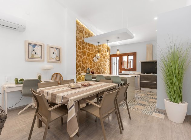 Wiederverkauf - Villa - Orihuela Costa - Punta Prima