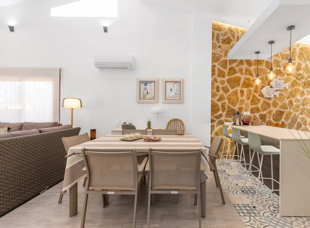 Wiederverkauf - Villa - Orihuela Costa - Punta Prima