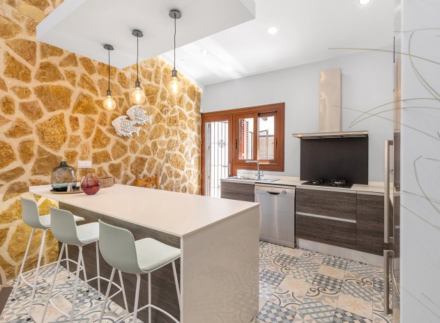 Wiederverkauf - Villa - Orihuela Costa - Punta Prima