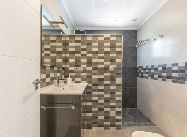 Wiederverkauf - Villa - Orihuela Costa - Punta Prima