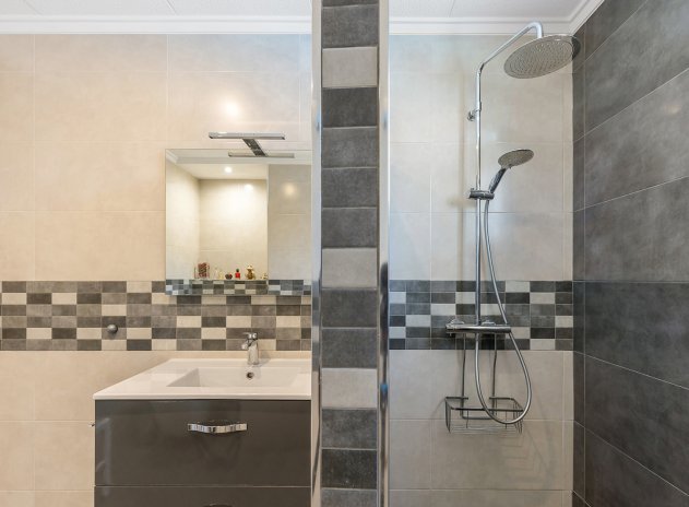 Wiederverkauf - Villa - Orihuela Costa - Punta Prima