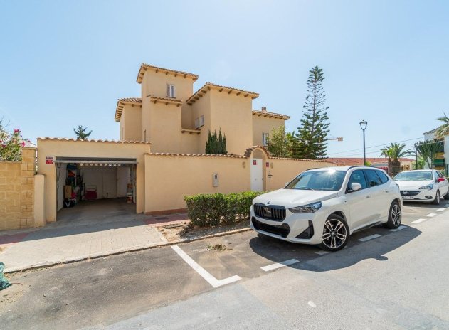 Herverkoop - Villa - Torrevieja - Playa de La Mata