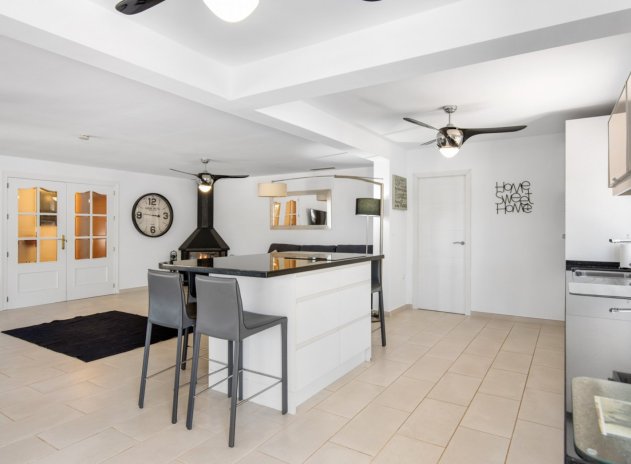 Herverkoop - Finca / Plattelands Woning - Catral