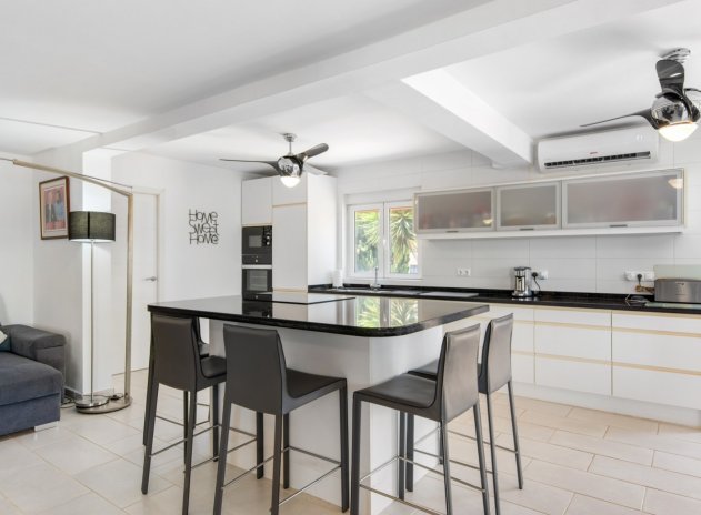 Herverkoop - Finca / Plattelands Woning - Catral